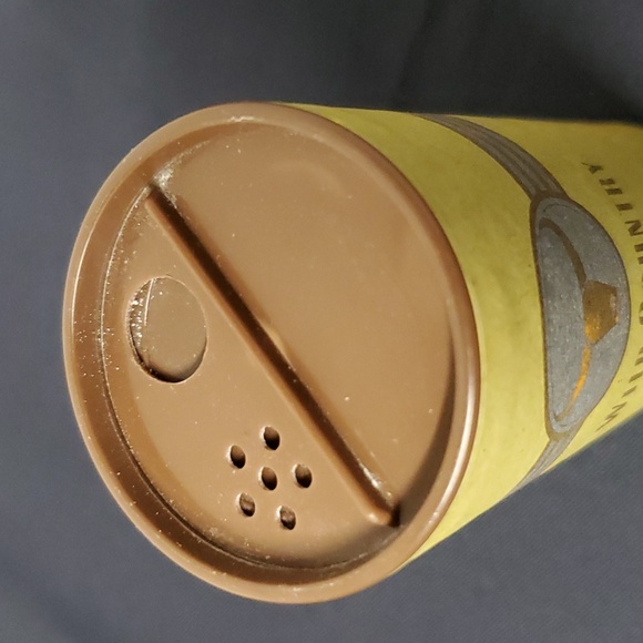 1990s Wild Country Deodorant Body Talc Avon 2.6 OZ with Baking Soda Vintage - Picture 9 of 12